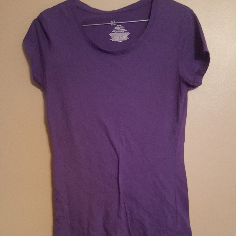 Purple no boundaries tee size medium